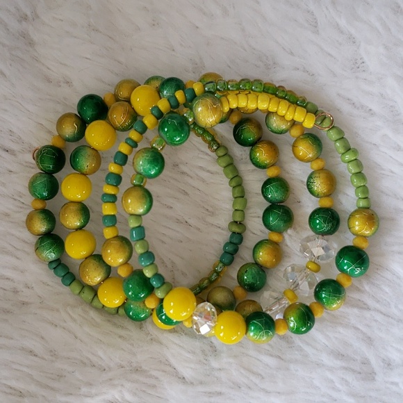 Handmade green/yellow wire wrap bracelet and earrings set - Picture 3 of 4